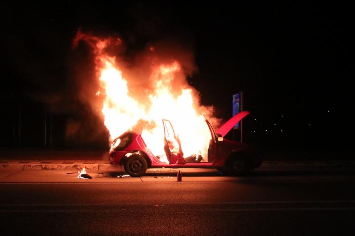 Auto volledig uitgebrand