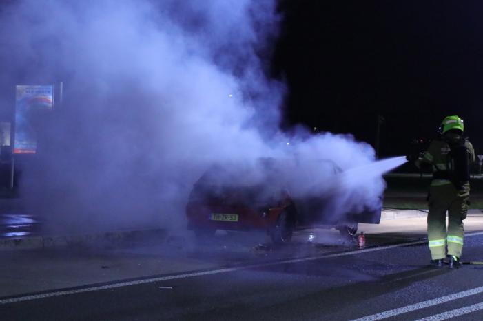 Auto volledig uitgebrand