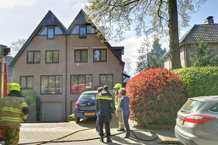 Containerbrand slaat over naar dak