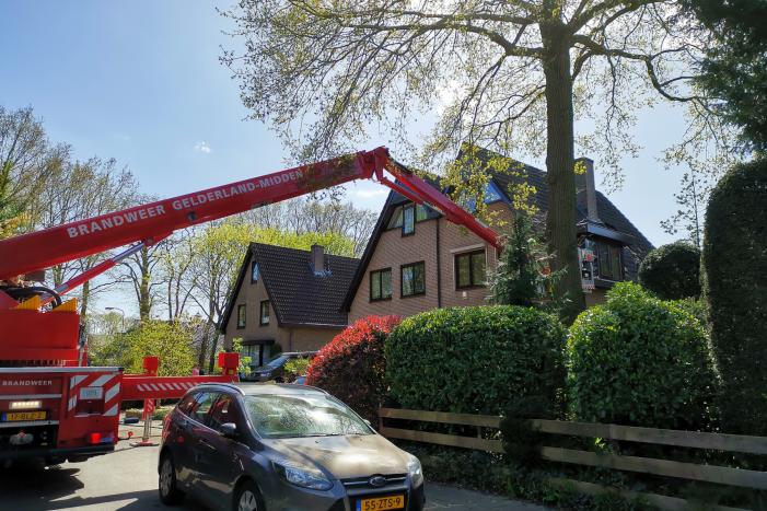 Containerbrand slaat over naar dak