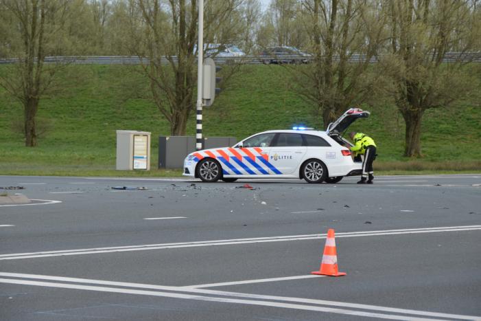Flinke schade na ongeval op kruising