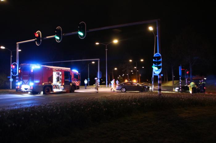 Zwaargewonde na botsing tussen twee voertuigen