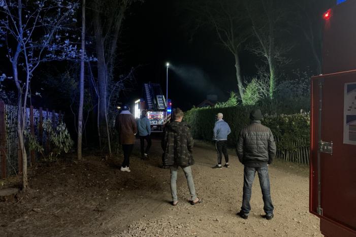 Flinke rookontwikkeling bij schoorsteenbrand op vakantiepark