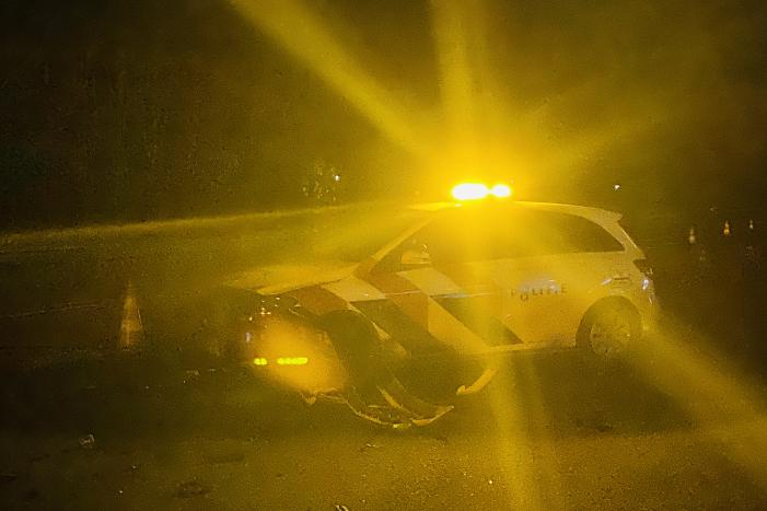Politieauto total-loss na aanrijding op snelweg