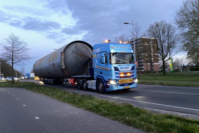 Zwaar transport trekt veel bekijks