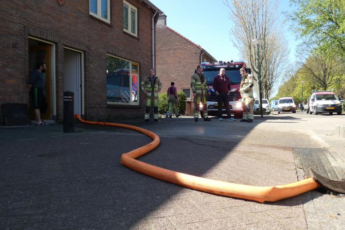 Kruipruimtes acht woningen volgelopen met water