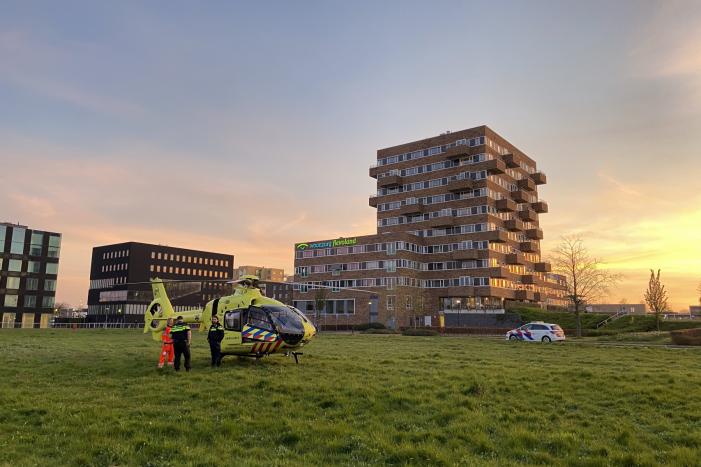 Traumahelikopter land voor een medische noodsituatie