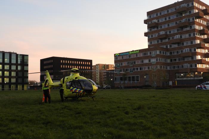 Traumahelikopter land voor een medische noodsituatie