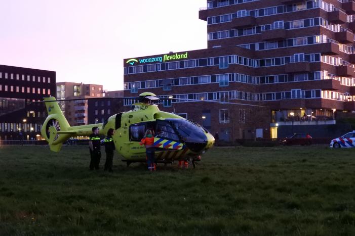 Traumahelikopter land voor een medische noodsituatie