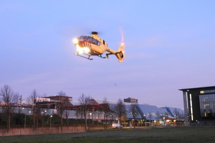 Traumahelikopter land voor een medische noodsituatie