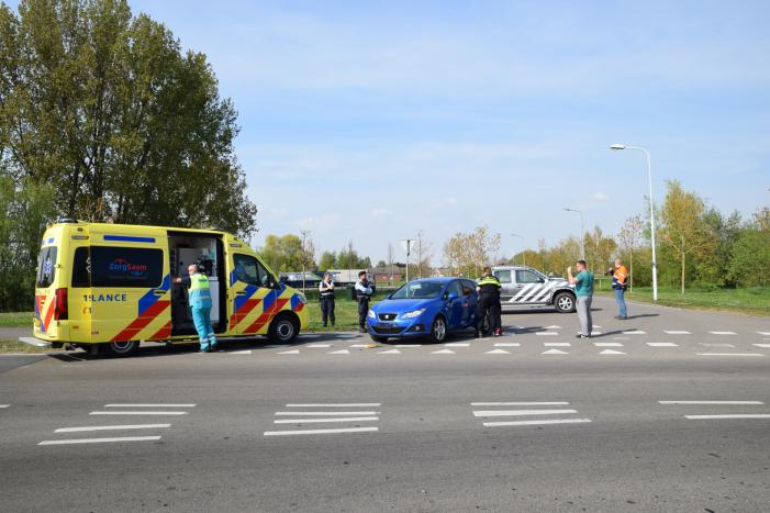 Fietser lichtgewond na aanrijding