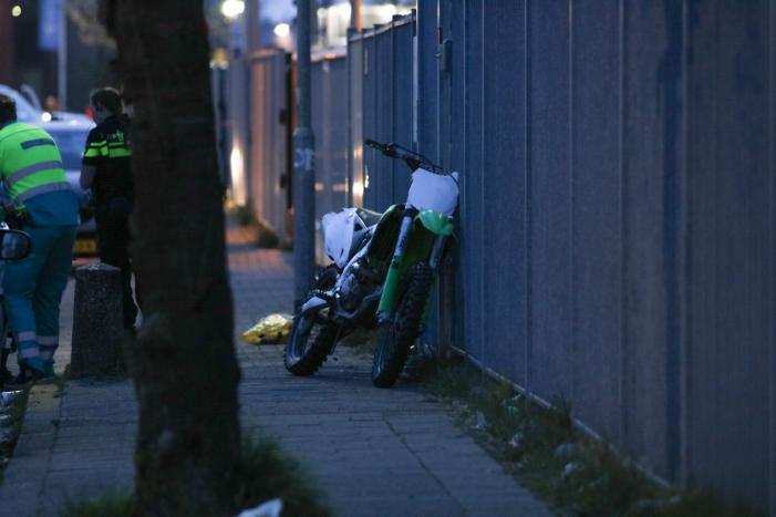 Foto-update: #Ede Motor klem gereden door politie Vening Meineszstraat Ede.