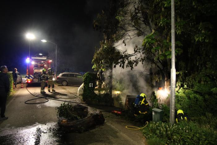 Fietsenschuurtje brandt uit