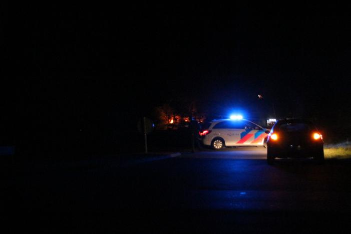 Uitslaande brand in grote schuur