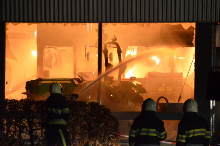 Grote brand verwoest bedrijfspand