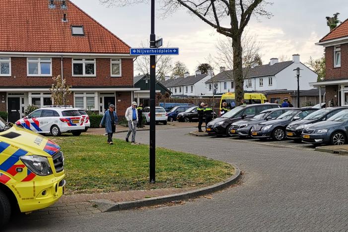 Persoon zwaargewond na val van hoogte