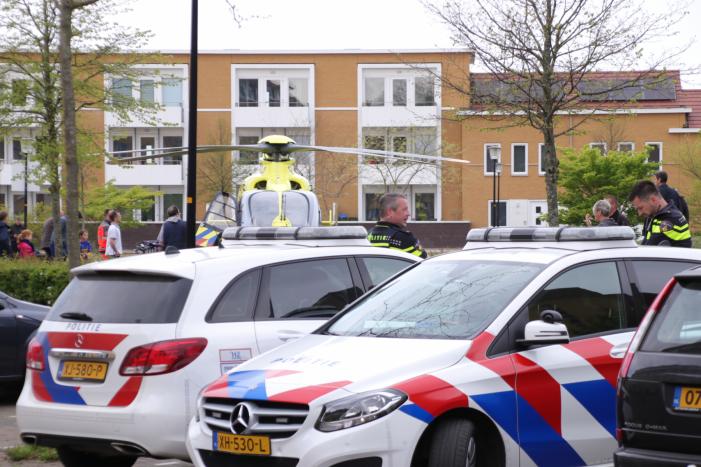 Persoon zwaargewond na val van hoogte