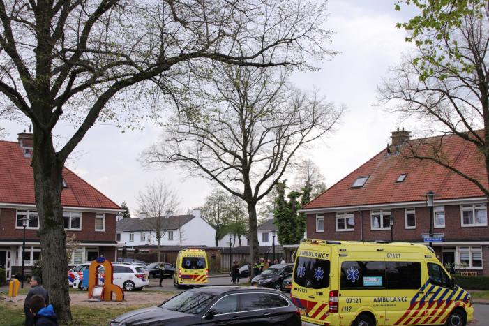 Persoon zwaargewond na val van hoogte