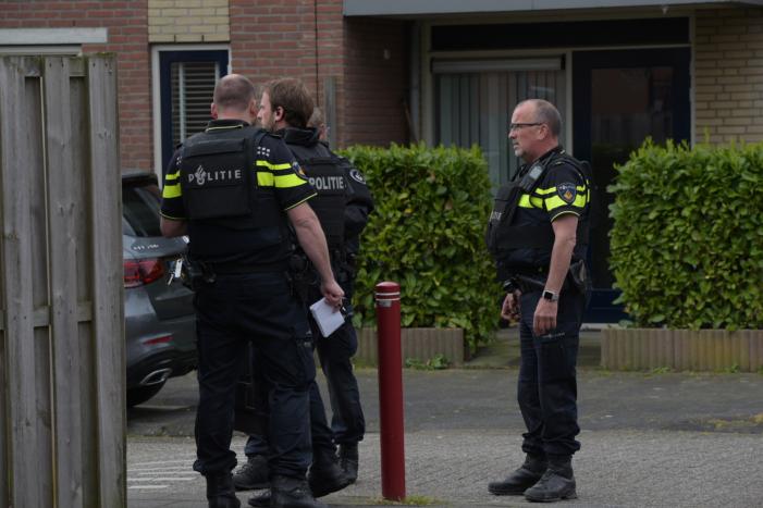 Team Paraatheid valt woning binnen