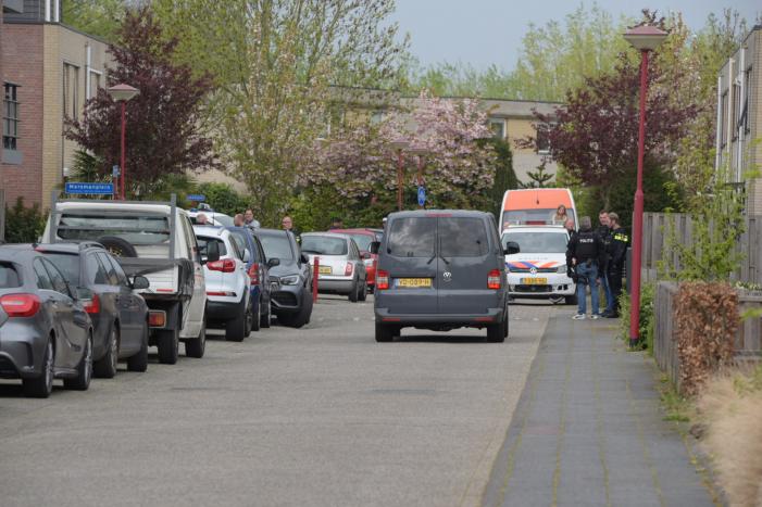 Team Paraatheid valt woning binnen