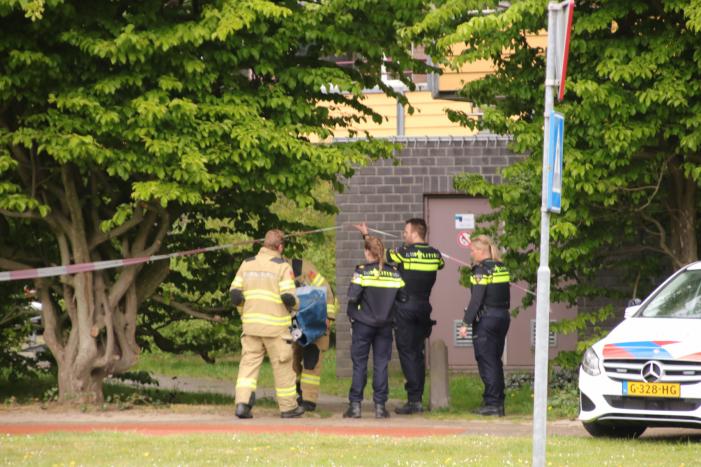 Dode aangetroffen onderaan flatgebouw