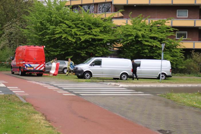 Dode aangetroffen onderaan flatgebouw