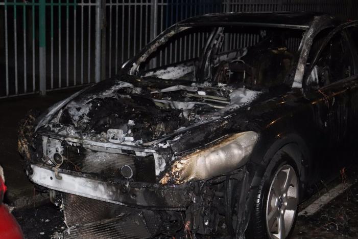Auto's vernield door brand