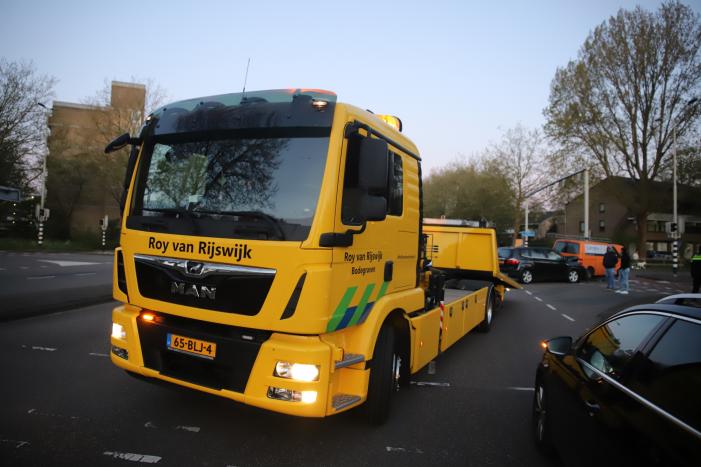 Veel schade bij aanrijding op kruising