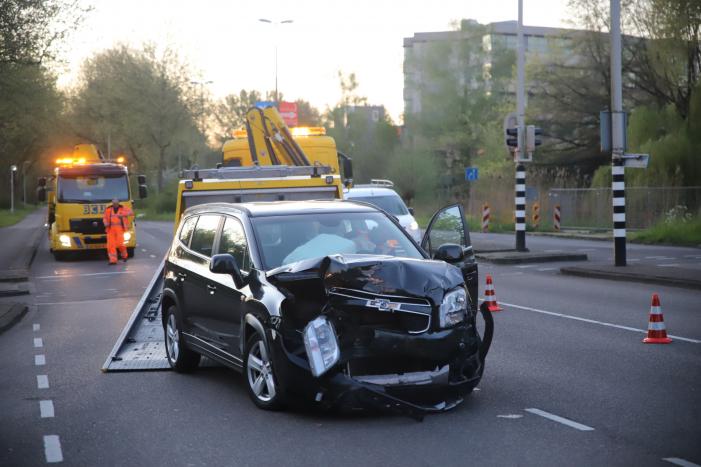 Veel schade bij aanrijding op kruising