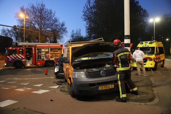 Veel schade bij aanrijding op kruising