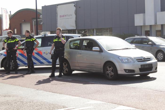 Scooter bestuurster gewond na aanrijding
