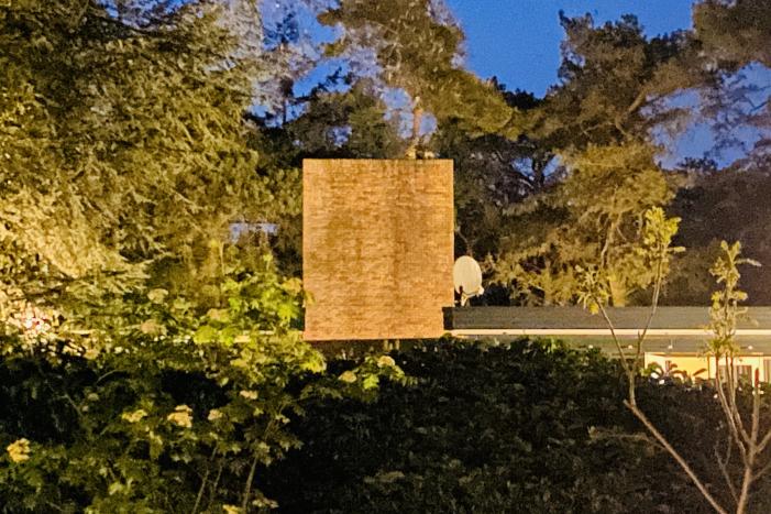 Brand in schoorsteen van woning