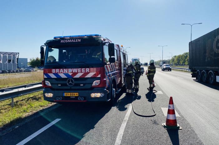 Vrachtwagen vat vlam door vastgelopen remmen