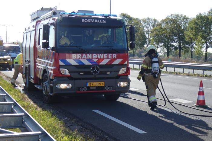 Vrachtwagen vat vlam door vastgelopen remmen