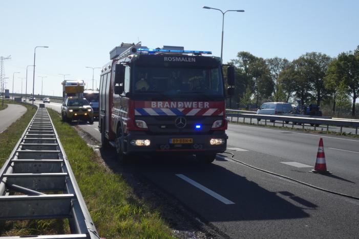 Vrachtwagen vat vlam door vastgelopen remmen