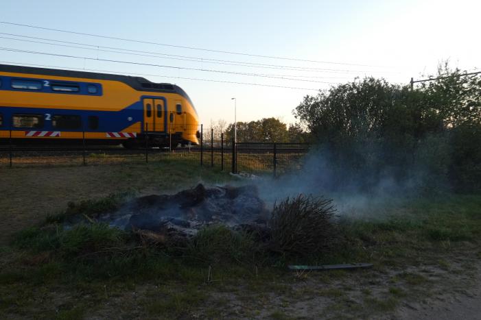 Buitenbrand langs het spoor