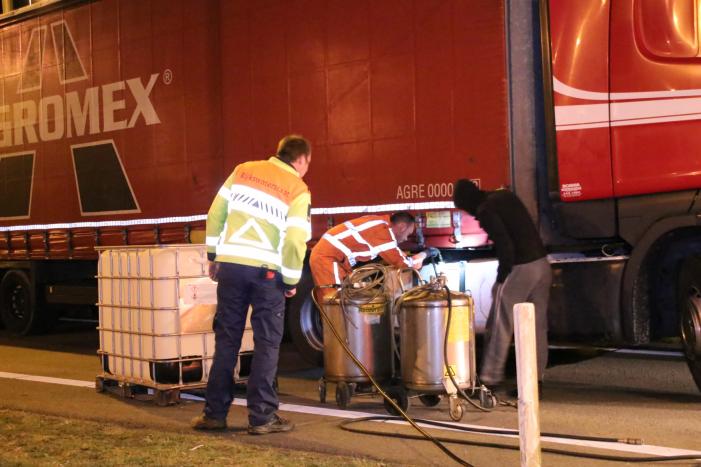 Tankstation en parkeerplaats afgesloten om lekgereden dieseltank