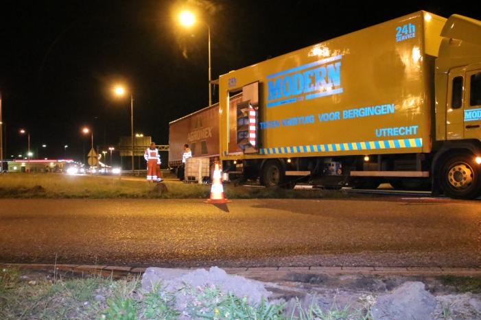 Tankstation en parkeerplaats afgesloten om lekgereden dieseltank