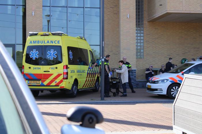 Vrouw met rollator aangereden door auto