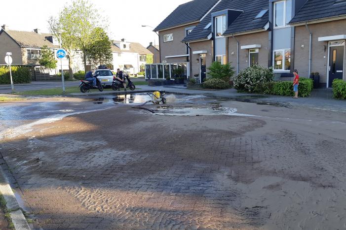 Waterballet na gesprongen leiding