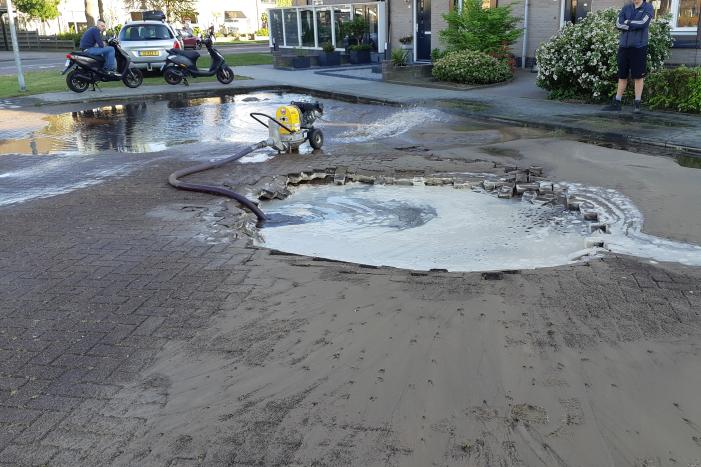 Waterballet na gesprongen leiding