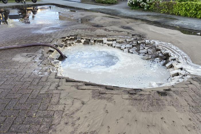Waterballet na gesprongen leiding