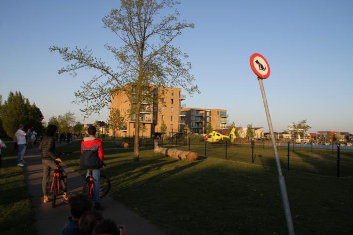 Traumahelikopter inzet trekt veel bekijks