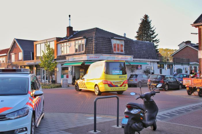 Maaltijdbezorger gewond bij botsing met auto