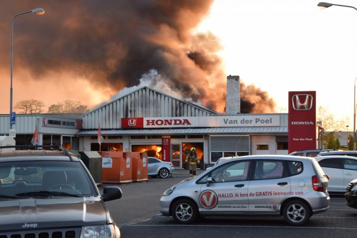 Grote brand bij Honda garage