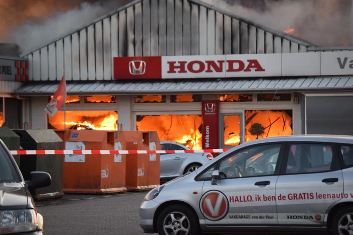 Grote brand bij Honda garage