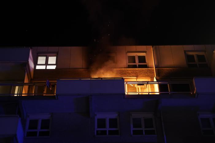 Felle uitslaande brand op balkon
