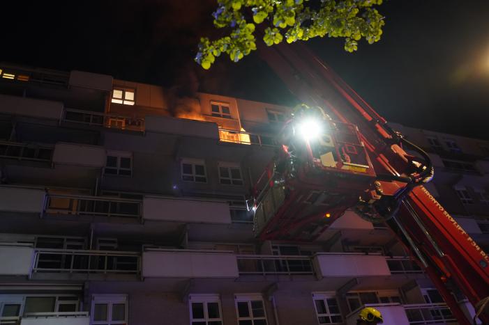Felle uitslaande brand op balkon