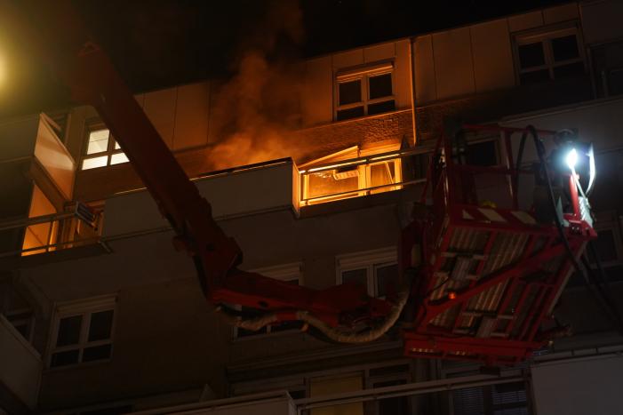 Felle uitslaande brand op balkon