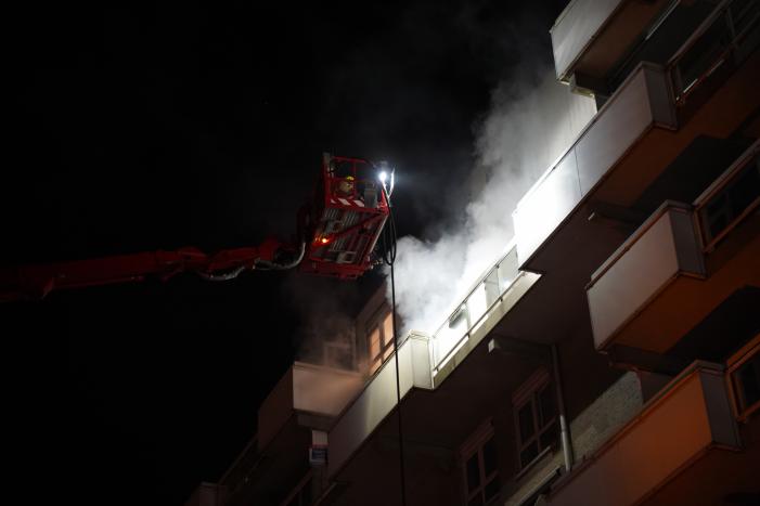 Felle uitslaande brand op balkon